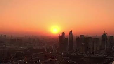 4k航拍广州琶洲CBD日落黄昏风光视频的预览图